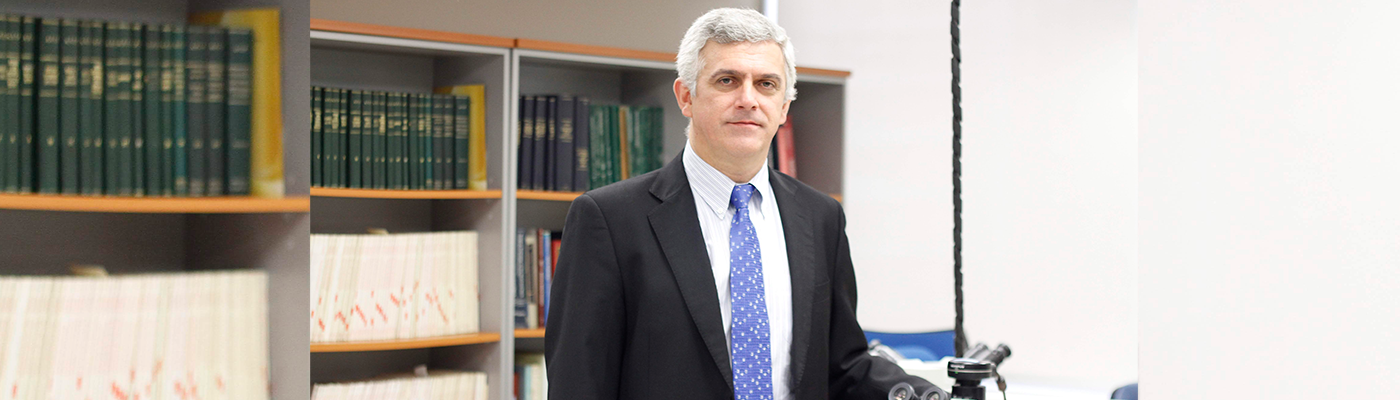 Dr. Juan Carlos Roa recibe Premio de Investigación Médica por Academia ...